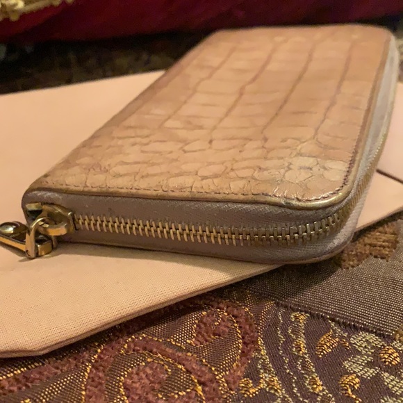 Authentic Miu Miu zip around long wallet - Picture 7 of 14